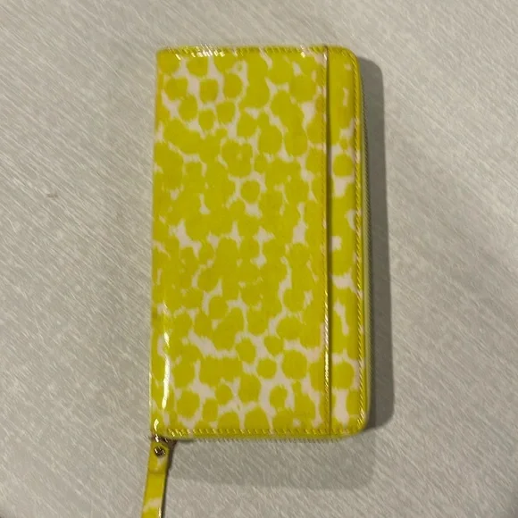 EUC ♠️ Kate Spade Lime Print Zip Wallet Zip Interior Coin Pocket & 12 Card Slots - Picture 3 of 17